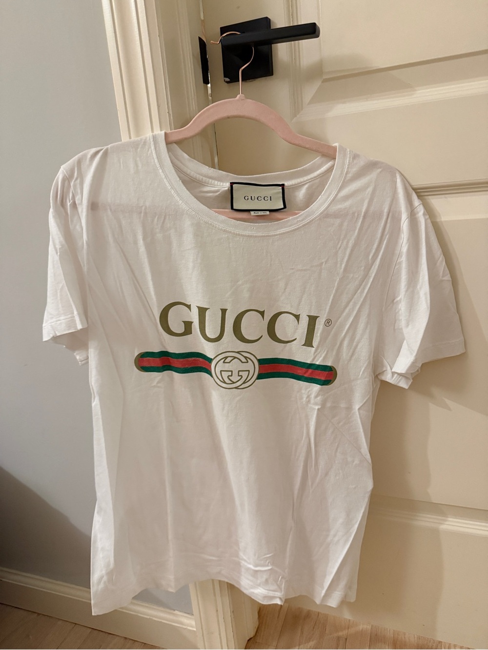 GUCCI Signature White Logo Tee (100% authentic)
